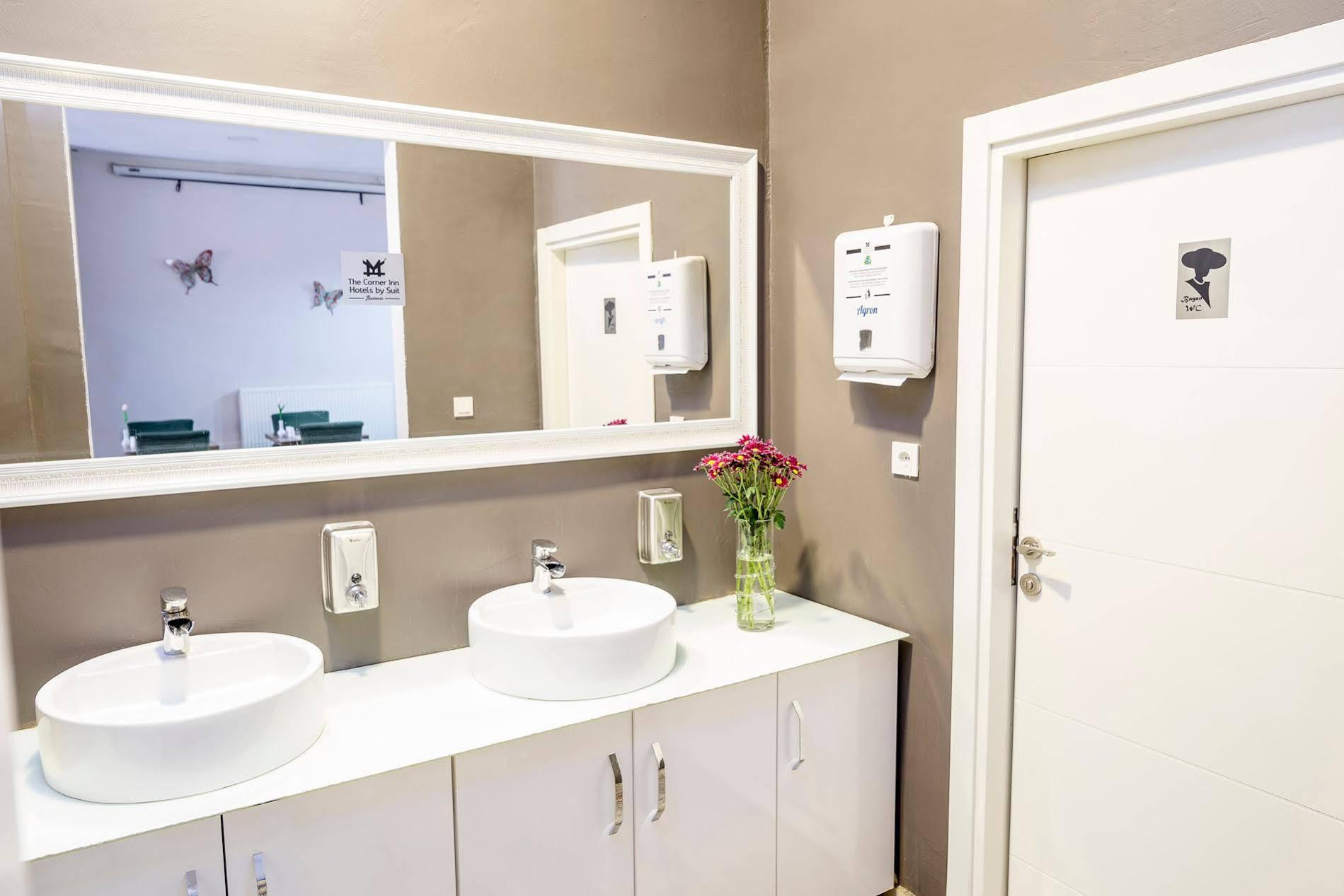 The Corner Inn Hotels By Suit Eskişehir Esterno foto